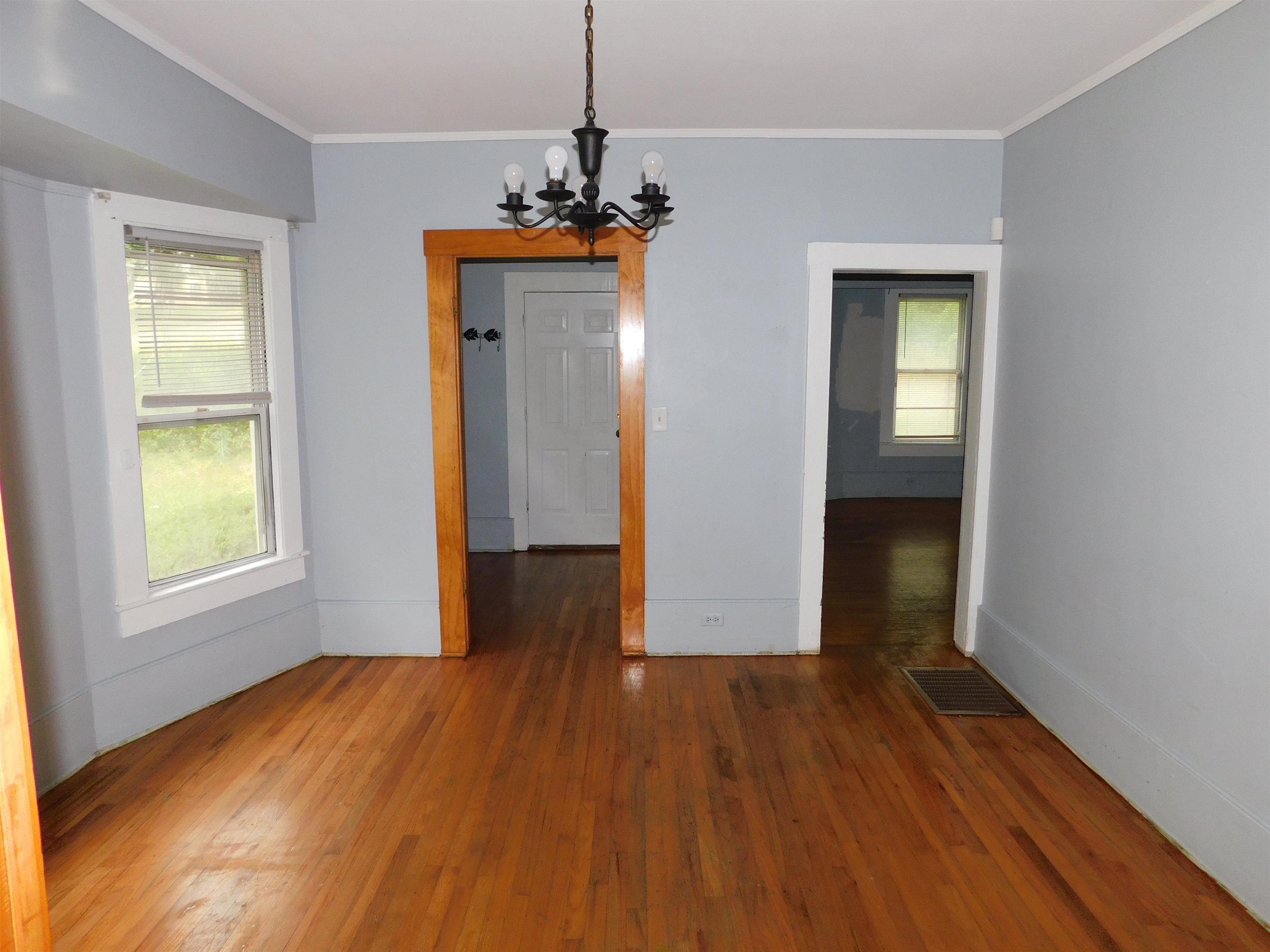 221 S Stewart