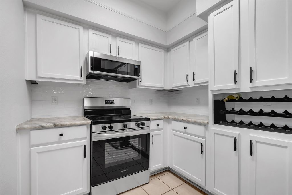 Photo of 2801 Chancellorsville Drive #1218, Tallahassee, FL 32312 (MLS # 387003)