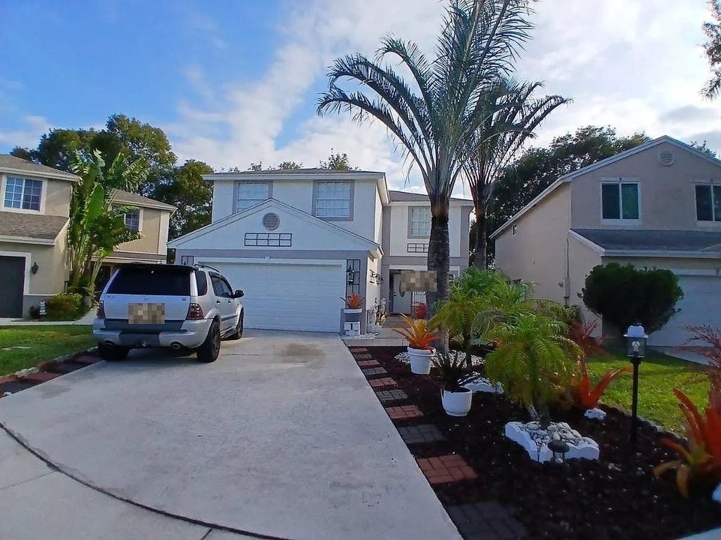 Photo of 110 E Riverbend Drive, Other Florida, FL 33326 (MLS # 400674)