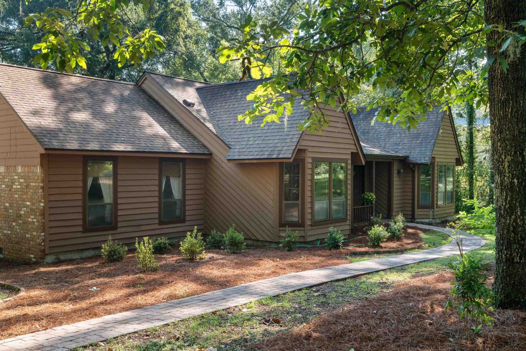 Photo of 814 Maderia Circle, Tallahassee, FL 32312 (MLS # 390084)