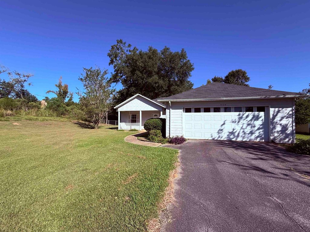 Photo of 4124 Park Place Road, Marianna, FL 32446 (MLS # 392187)