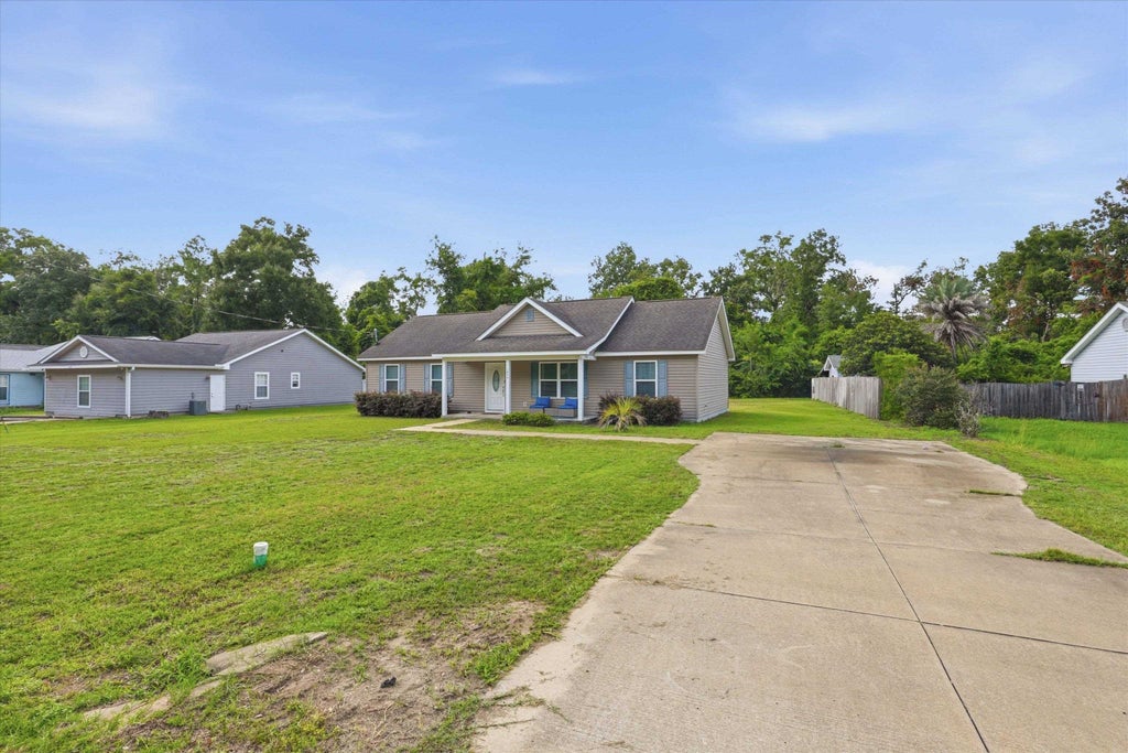 Photo of 1640 Dr Mlk Jr Memorial Road, Crawfordville, FL 32327 (MLS # 402476)