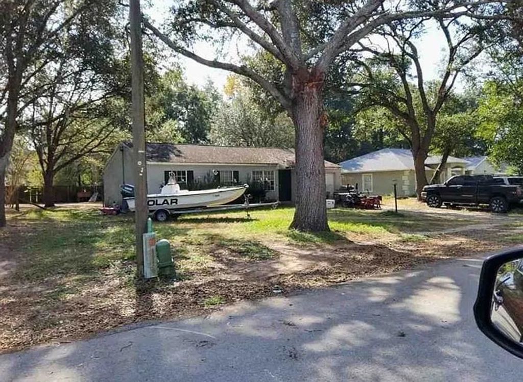 Photo of 43 Cedar Tree Drive, Ocala, FL 34472 (MLS # 397258)