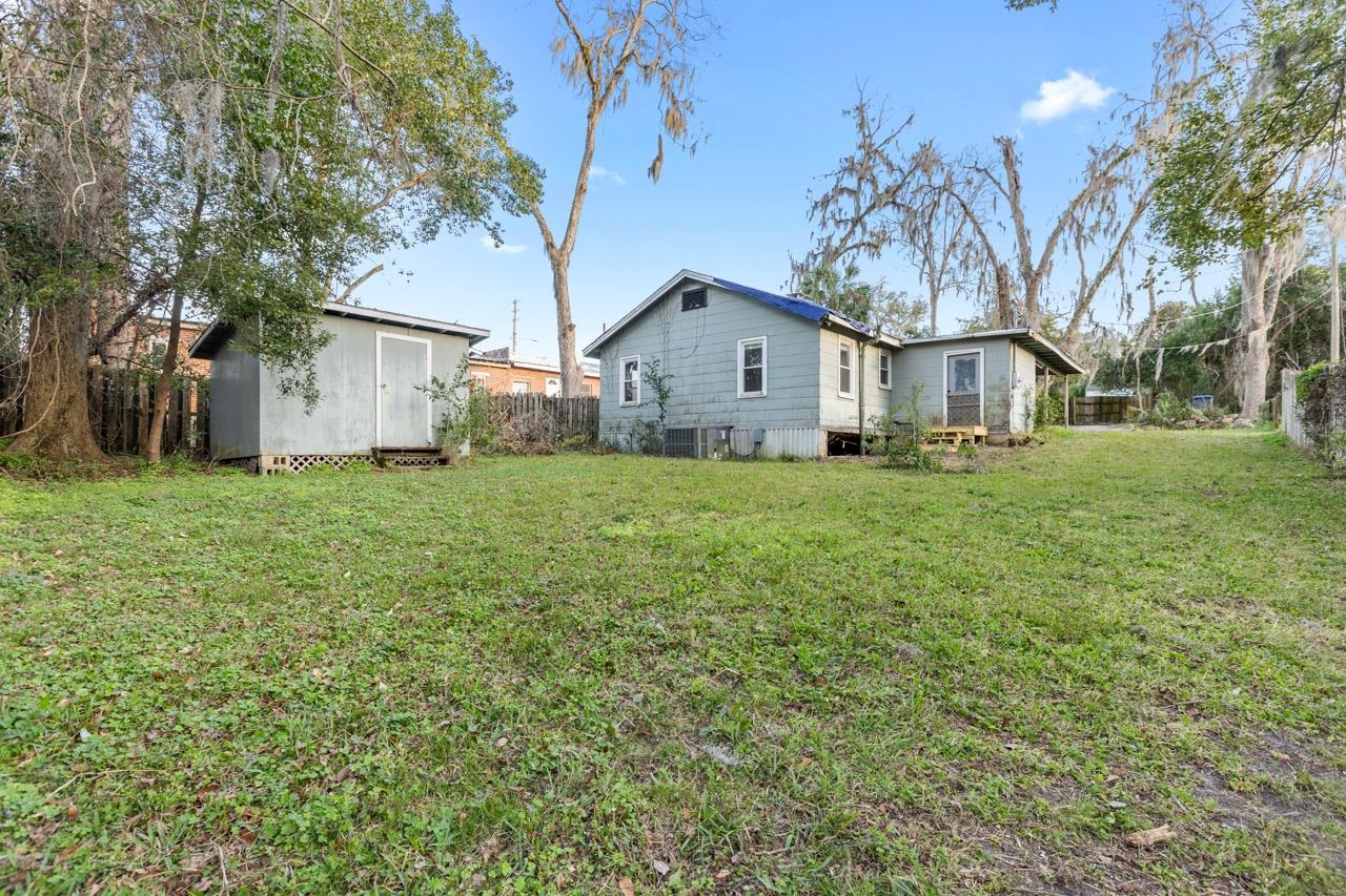 450 W Dogwood Street
