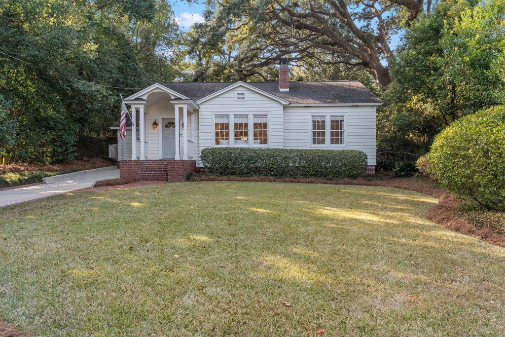 Photo of 2056 Laurel Street, Tallahassee, FL 32303 (MLS # 393983)