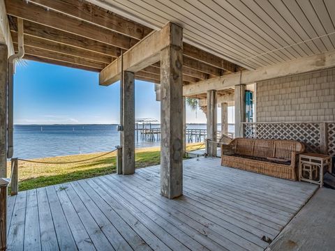 A home in Ochlockonee Bay