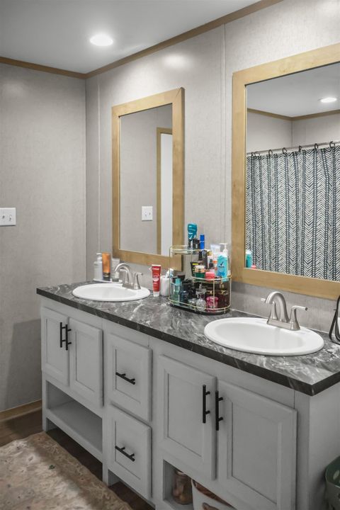 Tiny photo for 19297 NE BARTON CEMETERY Road, Altha, FL 32421 (MLS # 397719)