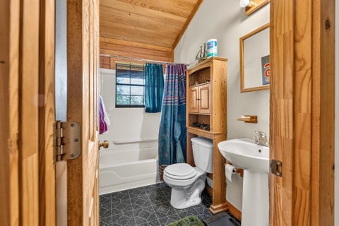 Tiny photo for 1495 Juniper Creek Road, Quincy, FL 32351 (MLS # 401752)