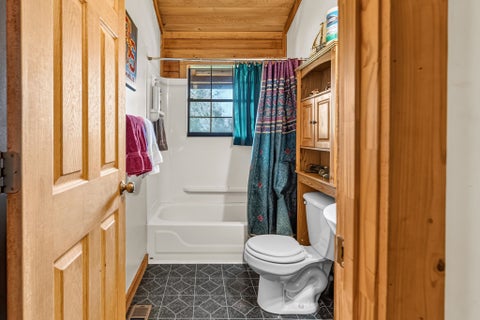 Tiny photo for 1495 Juniper Creek Road, Quincy, FL 32351 (MLS # 401752)