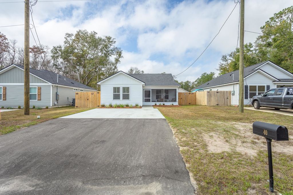 Photo of 40 Duane Drive, Crawfordville, FL 32327 (MLS # 393665)
