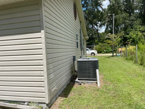 A home in CRAWFORDVILLE