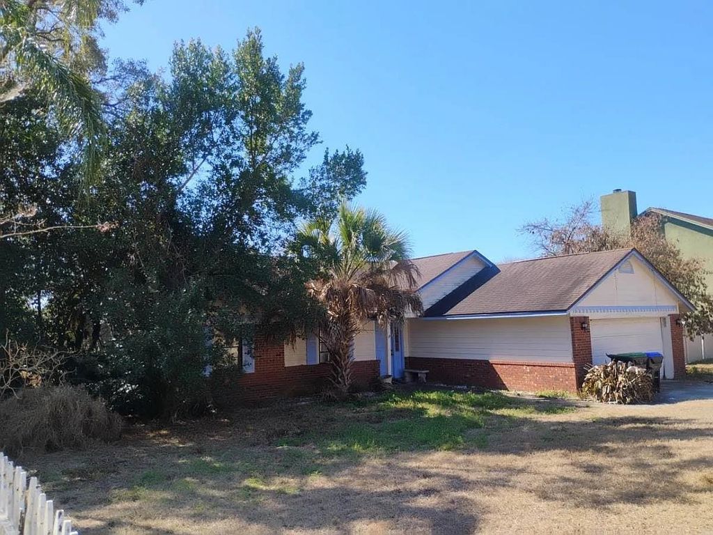 Photo of 6914 Thousand Oaks Road, Other Florida, FL 32818 (MLS # 396151)