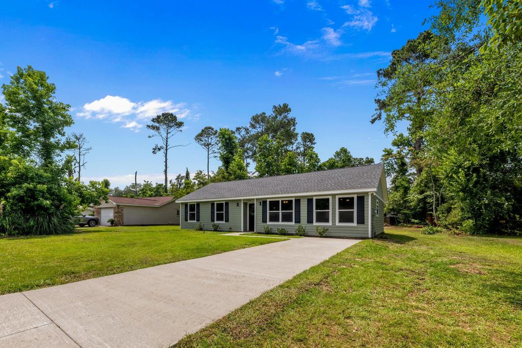 Photo of 2328 Southampton Dr, Tallahassee, FL 32311 (MLS # 392132)