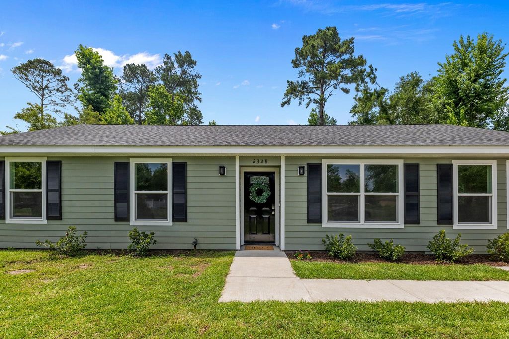 Photo of 2328 Southampton Dr, Tallahassee, FL 32311 (MLS # 392132)