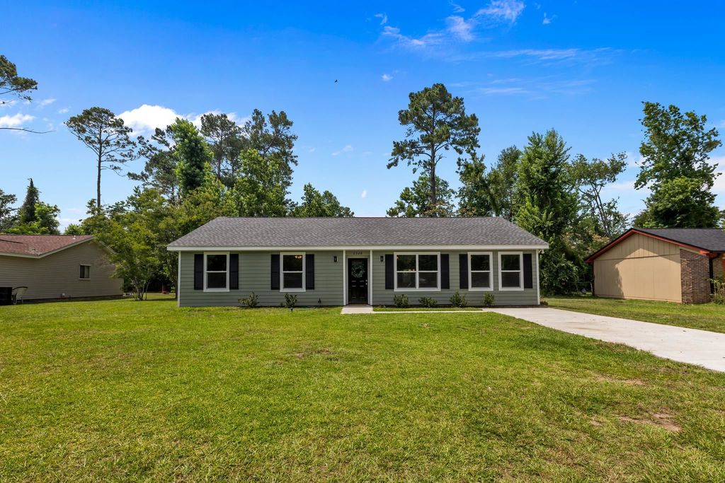 Photo of 2328 Southampton Dr, Tallahassee, FL 32311 (MLS # 392132)