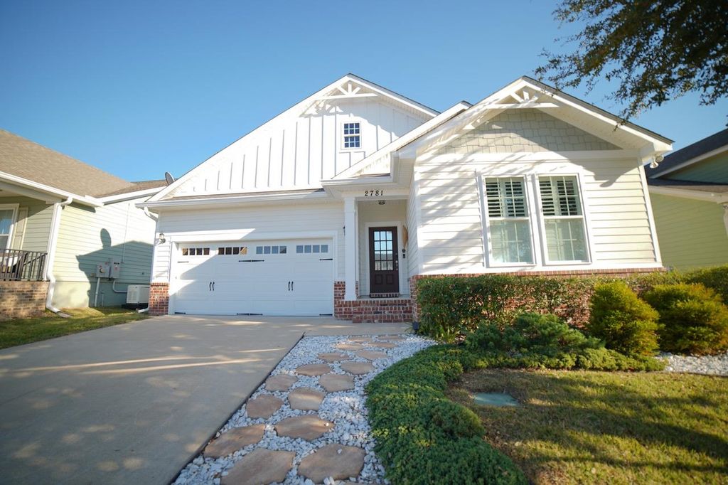 Photo of 2781 Julieanna Lane, Tallahassee, FL 32308 (MLS # 393599)