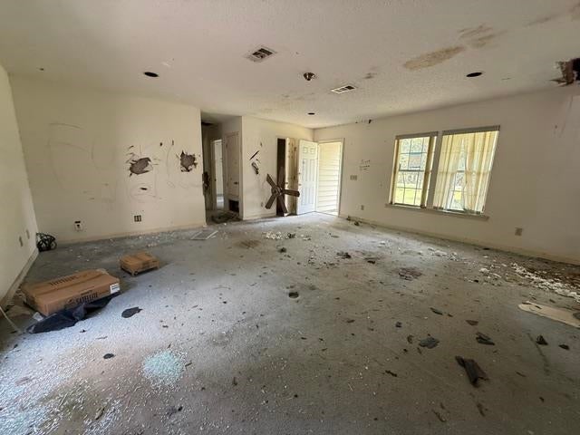 6934 Tom Roberts Road