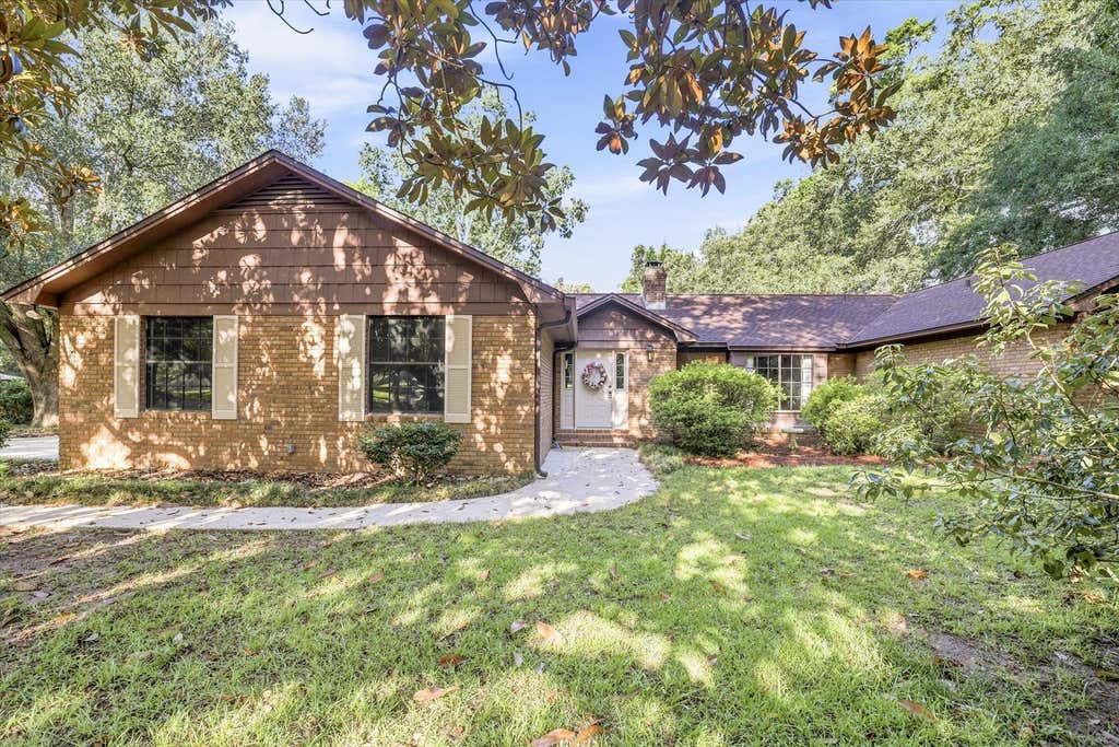 Photo of 2056 Champagne Drive, Tallahassee, FL 32308 (MLS # 402025)
