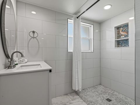 Tiny photo for 956 W Gorrie Drive, St George Islan, FL 32328 (MLS # 401304)