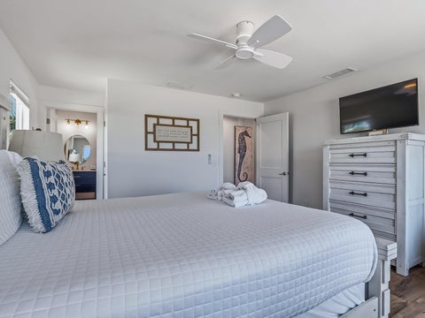 Tiny photo for 956 W Gorrie Drive, St George Islan, FL 32328 (MLS # 401304)
