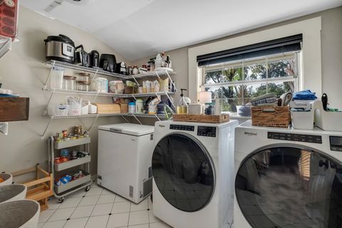 Tiny photo for 513 E Call Street, Tallahassee, FL 32301 (MLS # 392978)