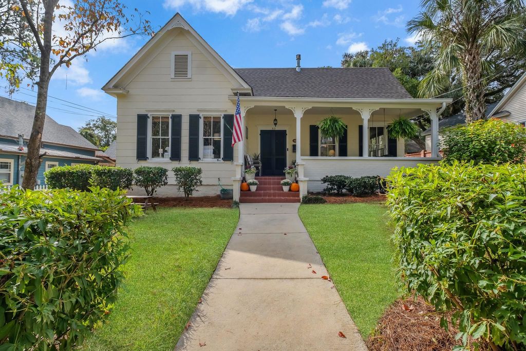 Photo of 513 E Call Street, Tallahassee, FL 32301 (MLS # 392978)