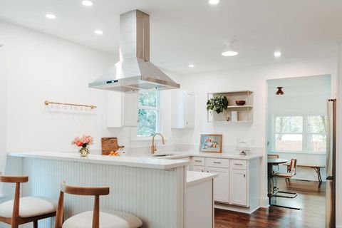 Tiny photo for 1106 Pine Street St, Tallahassee, FL 32303 (MLS # 396777)