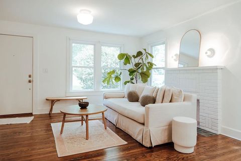 Tiny photo for 1106 Pine Street St, Tallahassee, FL 32303 (MLS # 396777)