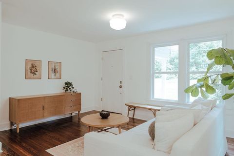 Tiny photo for 1106 Pine Street St, Tallahassee, FL 32303 (MLS # 396777)