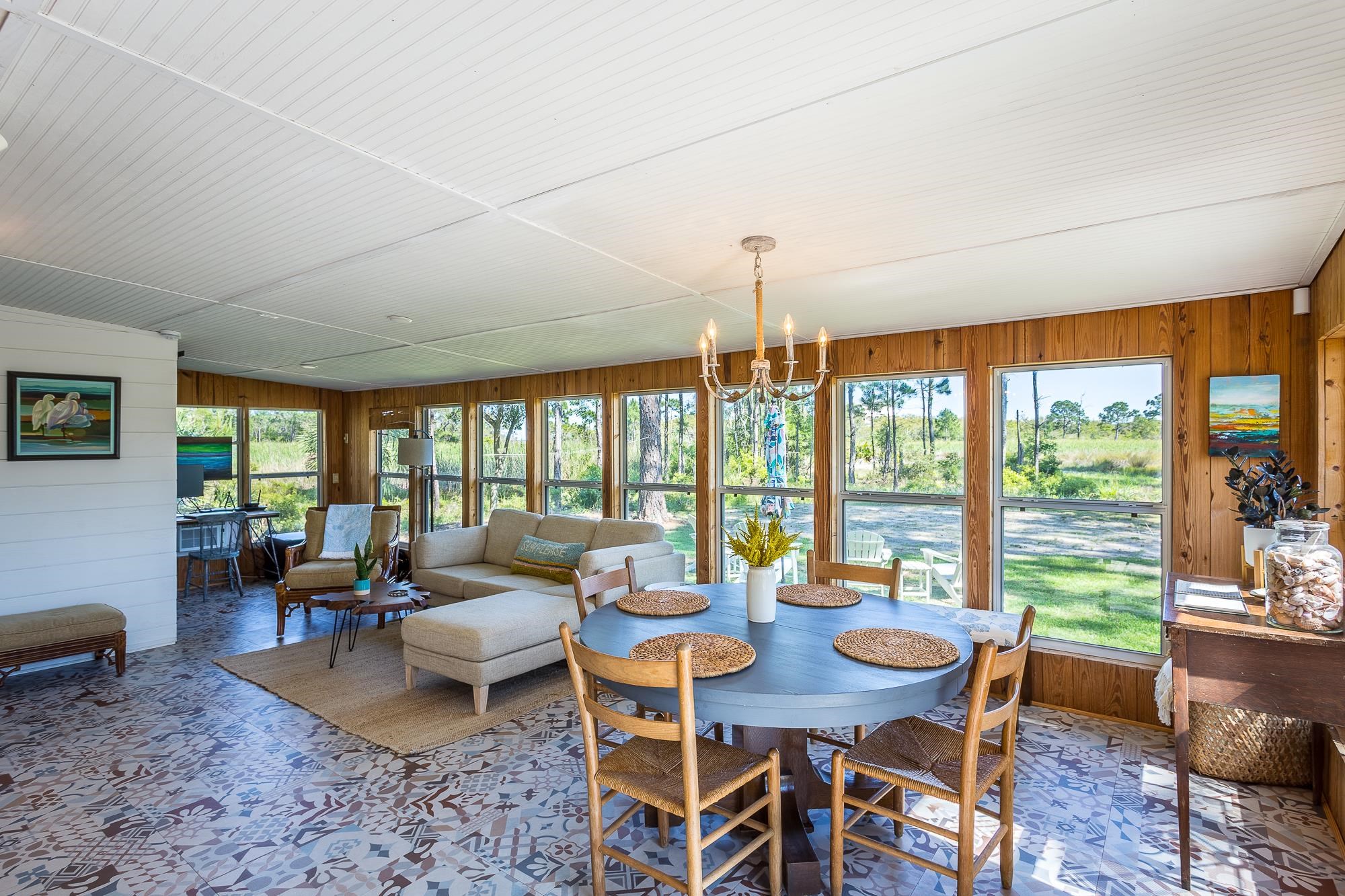 40 Lakeview Drive