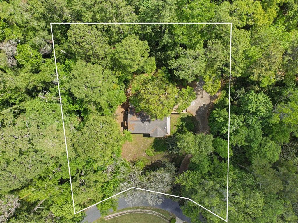 Photo of 1221 LOWRY Drive, Tallahassee, FL 32312 (MLS # 398216)