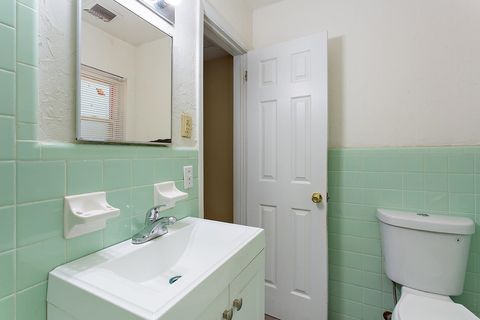 Tiny photo for 1318 W Tharpe Street, Tallahassee, FL 32303 (MLS # 388219)