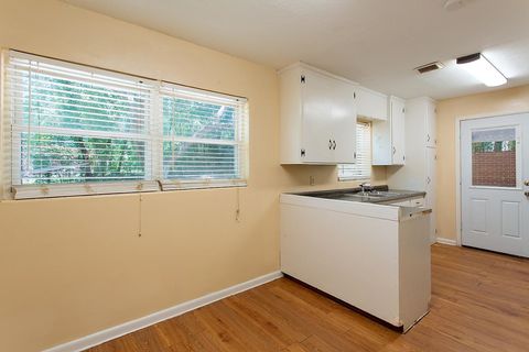 Tiny photo for 1318 W Tharpe Street, Tallahassee, FL 32303 (MLS # 388219)