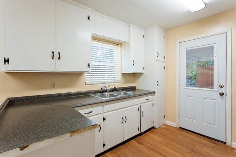 Tiny photo for 1318 W Tharpe Street, Tallahassee, FL 32303 (MLS # 388219)