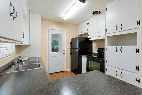 Tiny photo for 1318 W Tharpe Street, Tallahassee, FL 32303 (MLS # 388219)