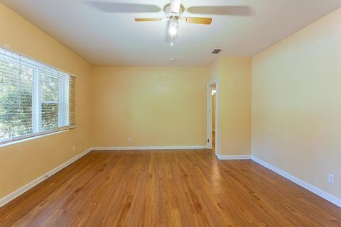 Tiny photo for 1318 W Tharpe Street, Tallahassee, FL 32303 (MLS # 388219)