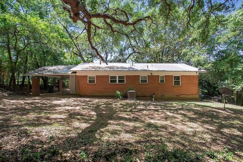Tiny photo for 1318 W Tharpe Street, Tallahassee, FL 32303 (MLS # 388219)
