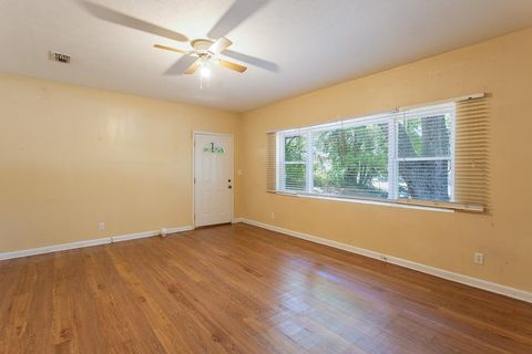 Tiny photo for 1318 W Tharpe Street, Tallahassee, FL 32303 (MLS # 388219)