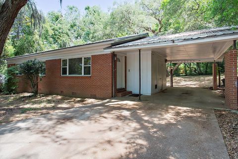 Tiny photo for 1318 W Tharpe Street, Tallahassee, FL 32303 (MLS # 388219)