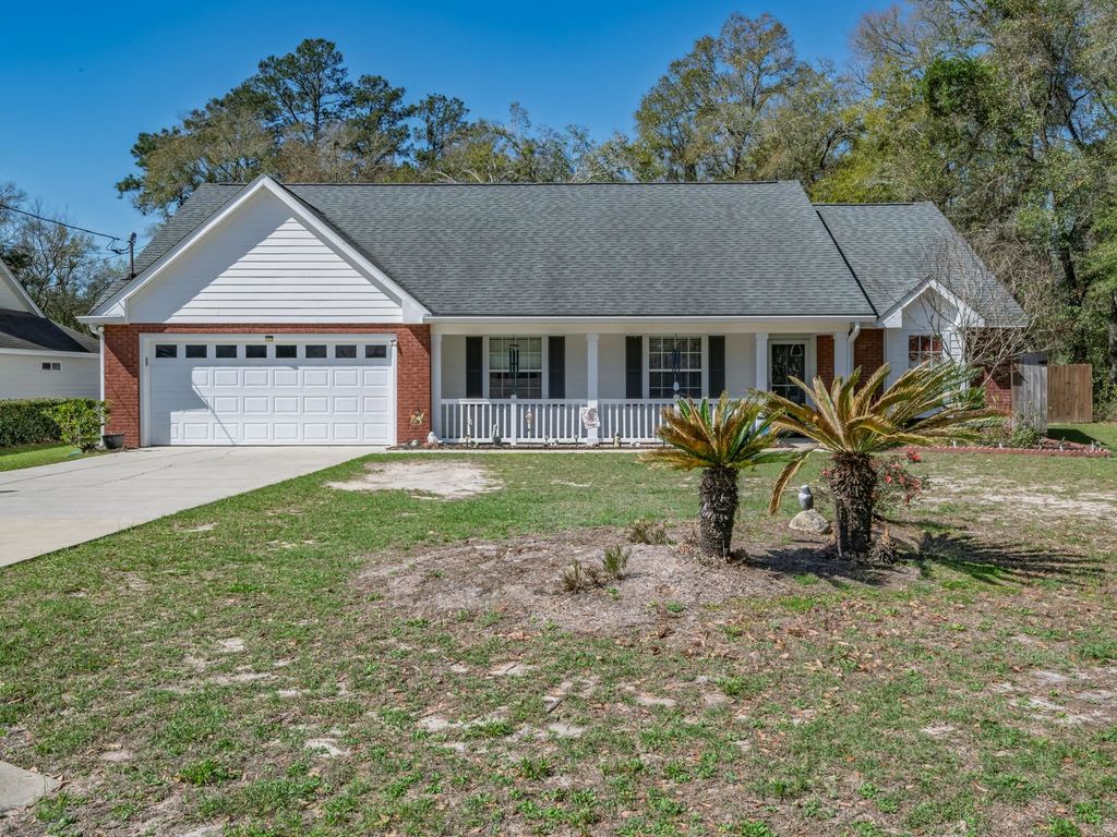 Photo of 18 Calvary Court, Crawfordville, FL 32327 (MLS # 397218)