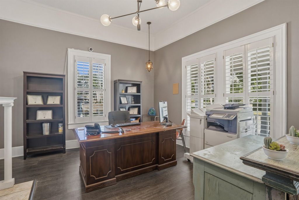 Photo of 9 W KING Street, Quincy, FL 32351 (MLS # 400171)