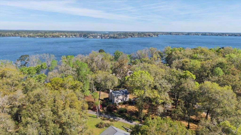 Photo of 2758 DEBORAH Drive, Tallahassee, FL 32310 (MLS # 397593)