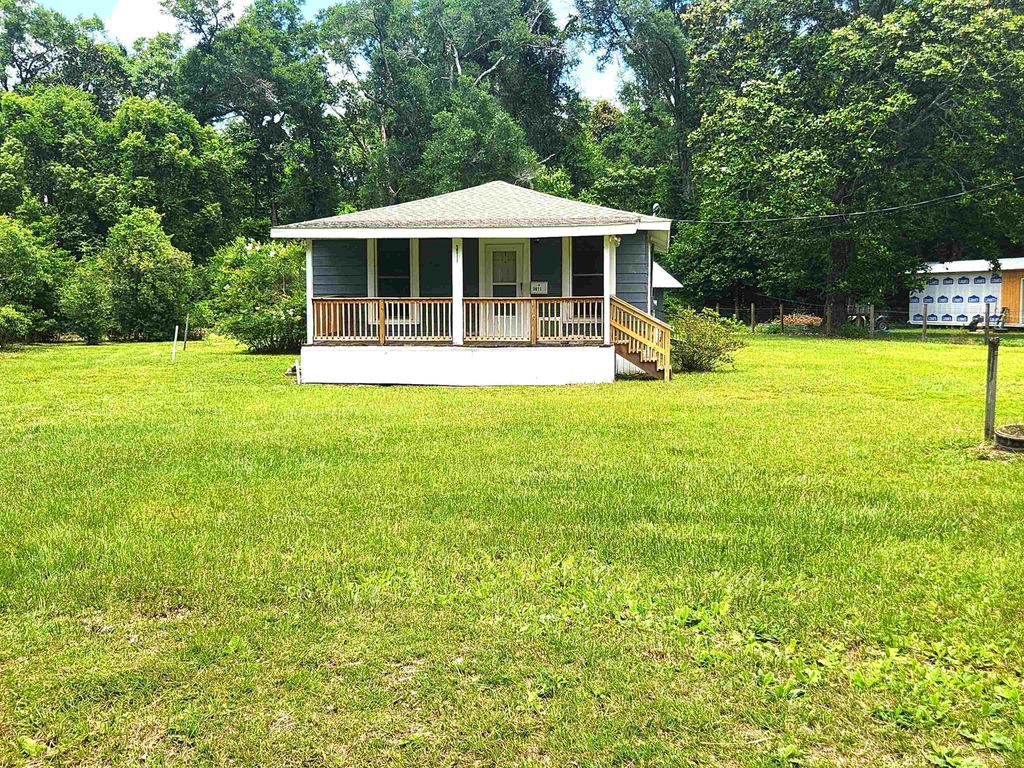 Photo of 3011 Luther Hall Road, Tallahassee, FL 32310 (MLS # 391570)