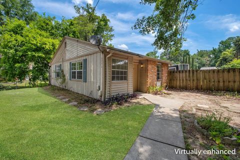 Tiny photo for 3702 SUTOR Court, Tallahassee, FL 32311 (MLS # 400331)