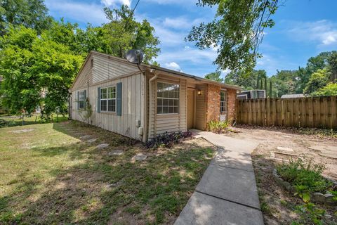 Tiny photo for 3702 SUTOR Court, Tallahassee, FL 32311 (MLS # 400331)