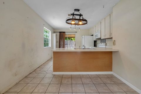 Tiny photo for 3702 SUTOR Court, Tallahassee, FL 32311 (MLS # 400331)