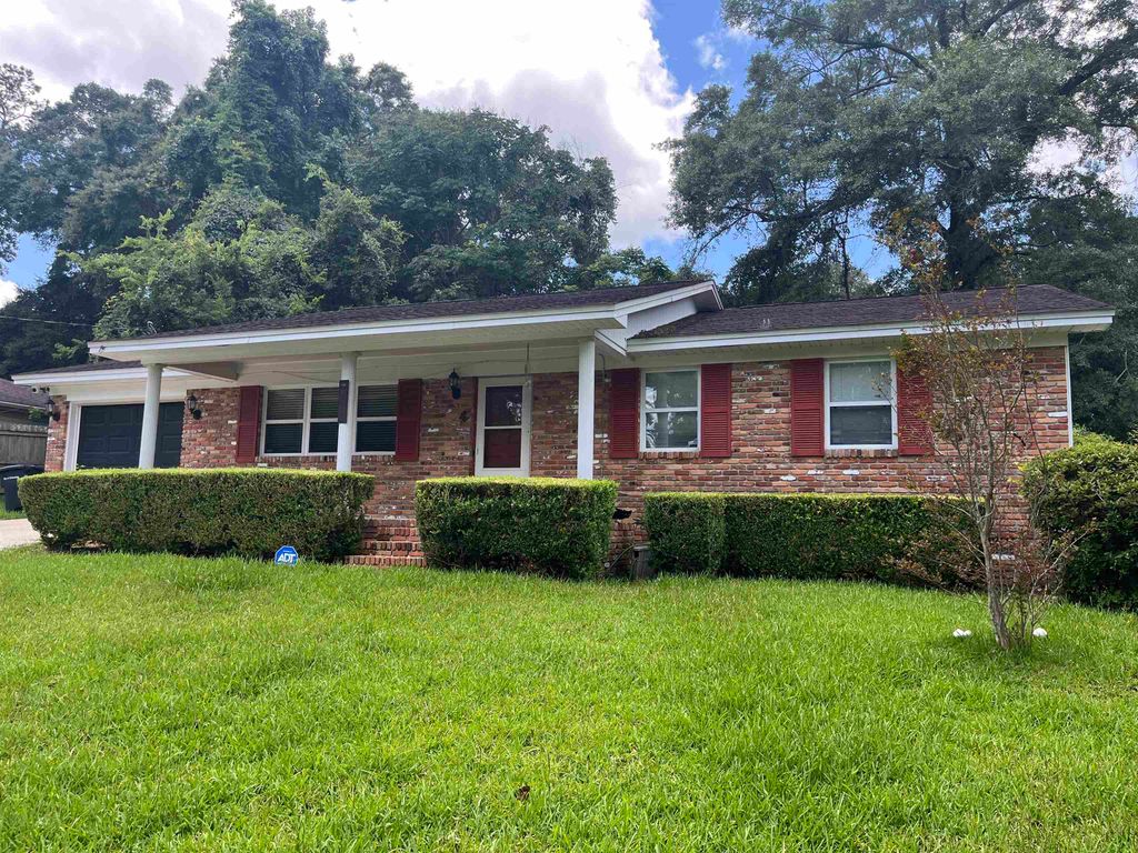 Photo of 2614 Mayfair Road, Tallahassee, FL 32303 (MLS # 387996)
