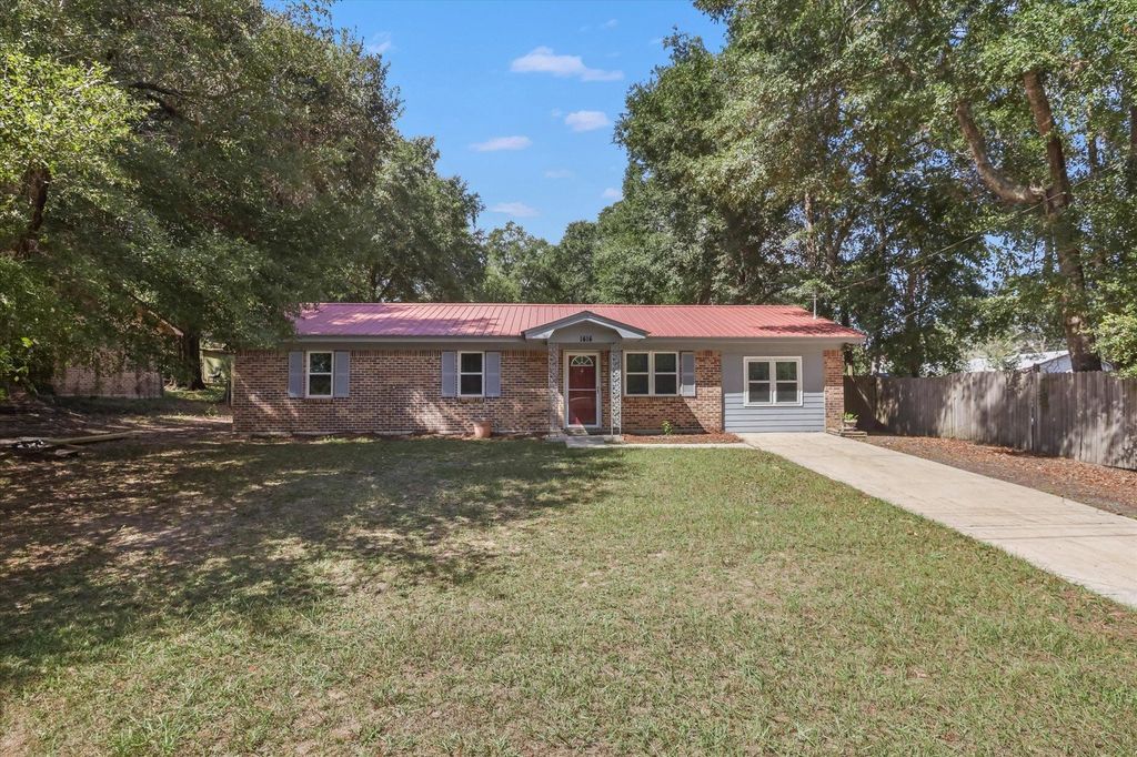 Photo of 1414 Van Delia Road, Tallahassee, FL 32310 (MLS # 392043)