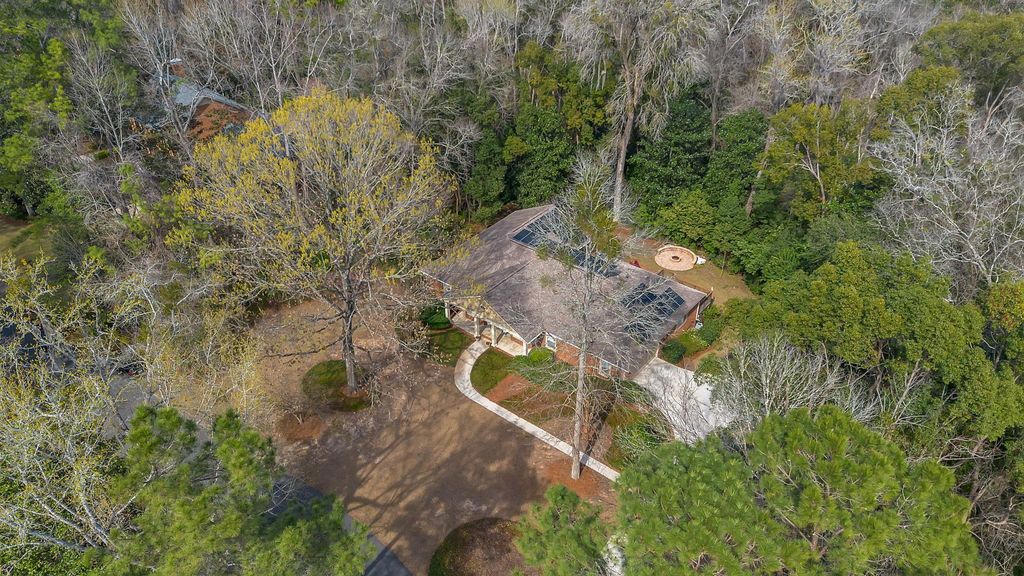 Photo of 2007 Middlewood Drive, Tallahassee, FL 32312 (MLS # 400876)