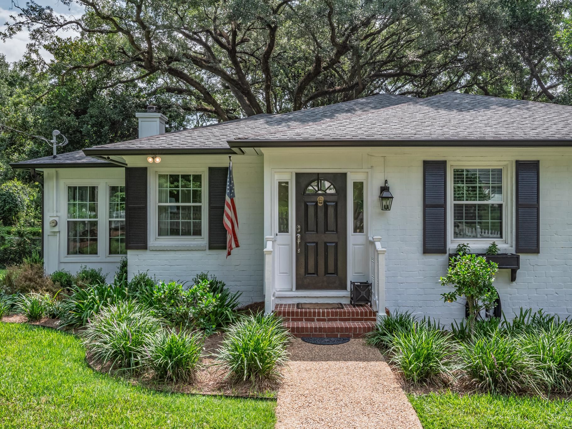 2057 W Forest Drive